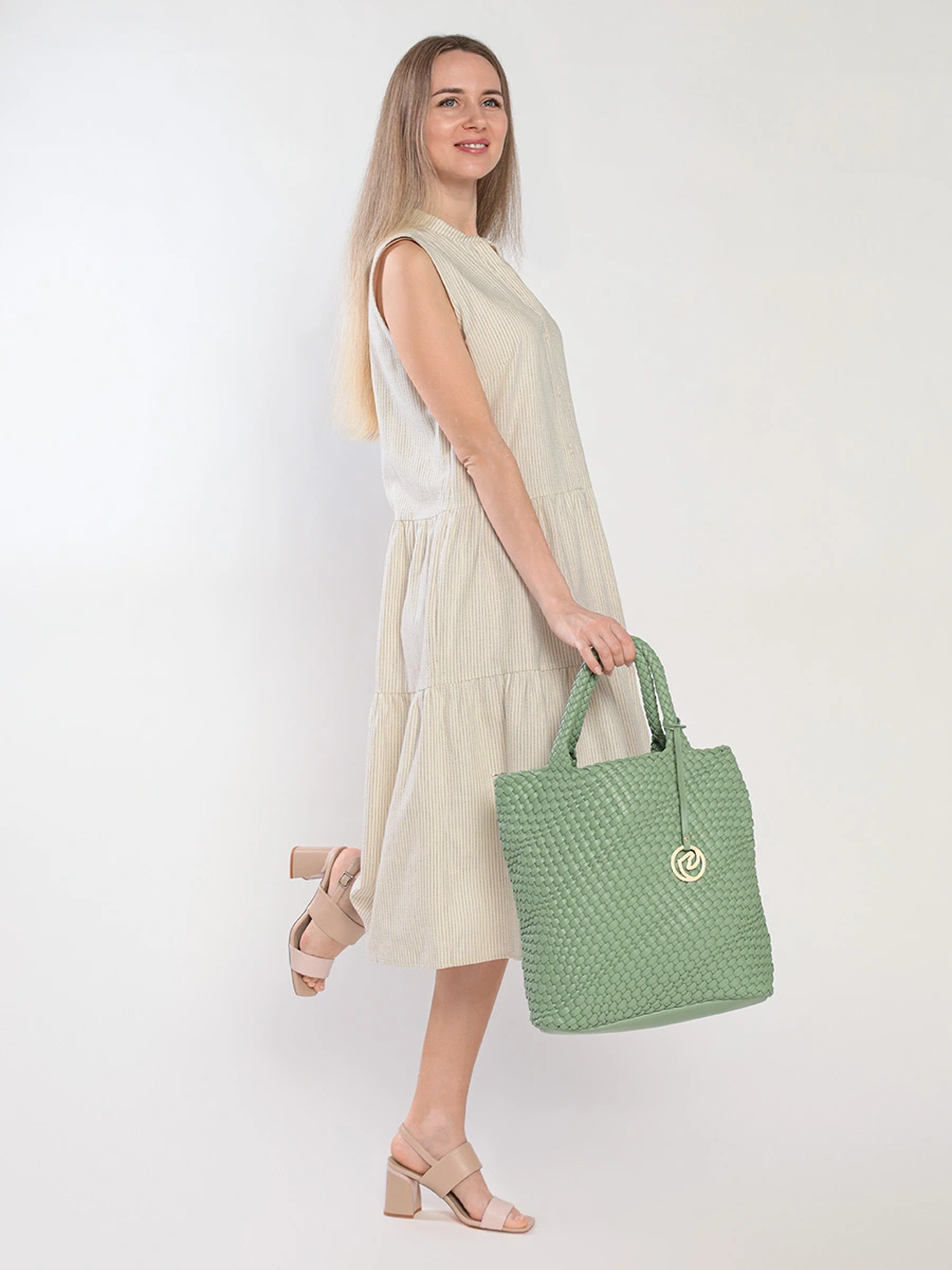 Сумка-шоппер зеленого цвета плетеная с сумочкой-кроссбоди